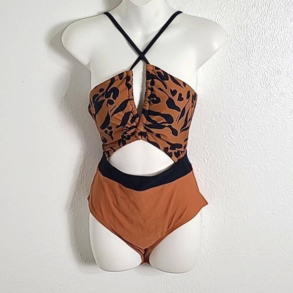 Cupshe Brown/Black Swimsuit, Criss-Cross Neckline,Cutouts, Size Medium, NWT - Picture 3 of 9